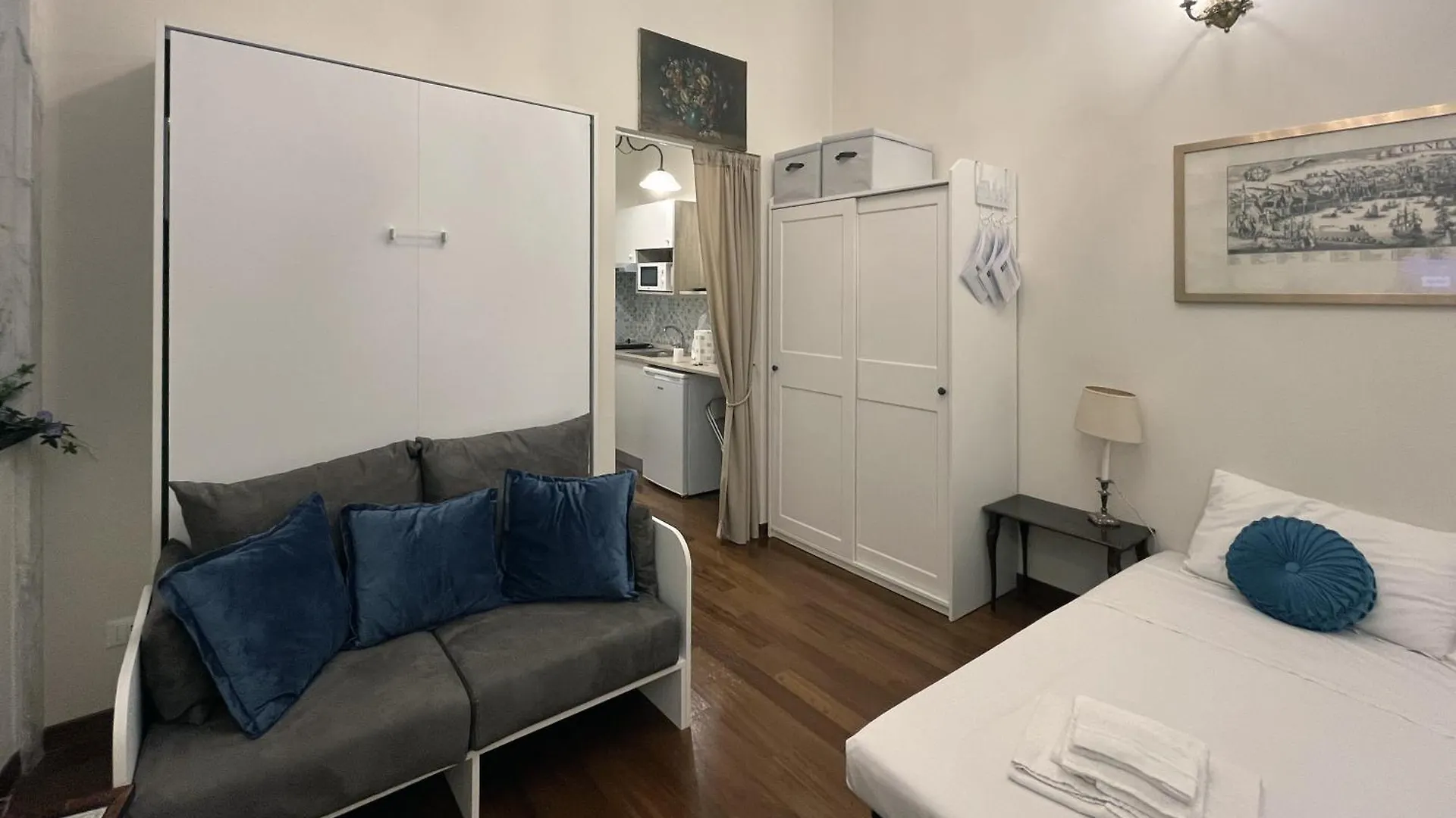 Giano Host - Lomellini Apartment Genoa
